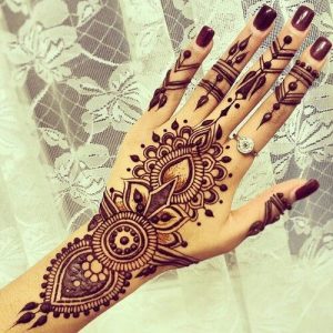 Henna as an art form